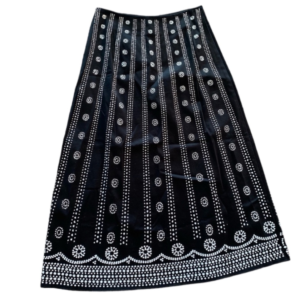 WHITE HOUSE BLACK MARKET Beaded, A-line Bell Skirt - Amazing pre-owned condition